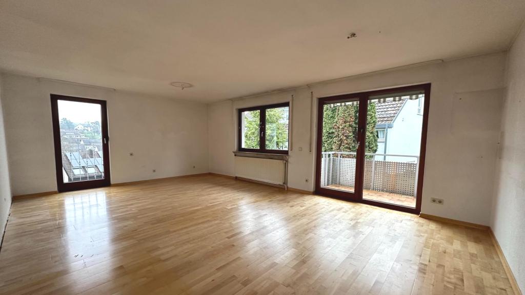 OG Wohnzimmer mit Balkonausgang