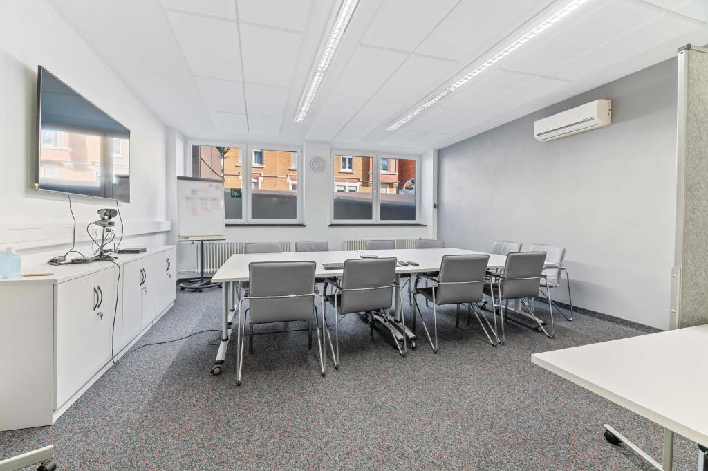 Besprechungsraum (UG)