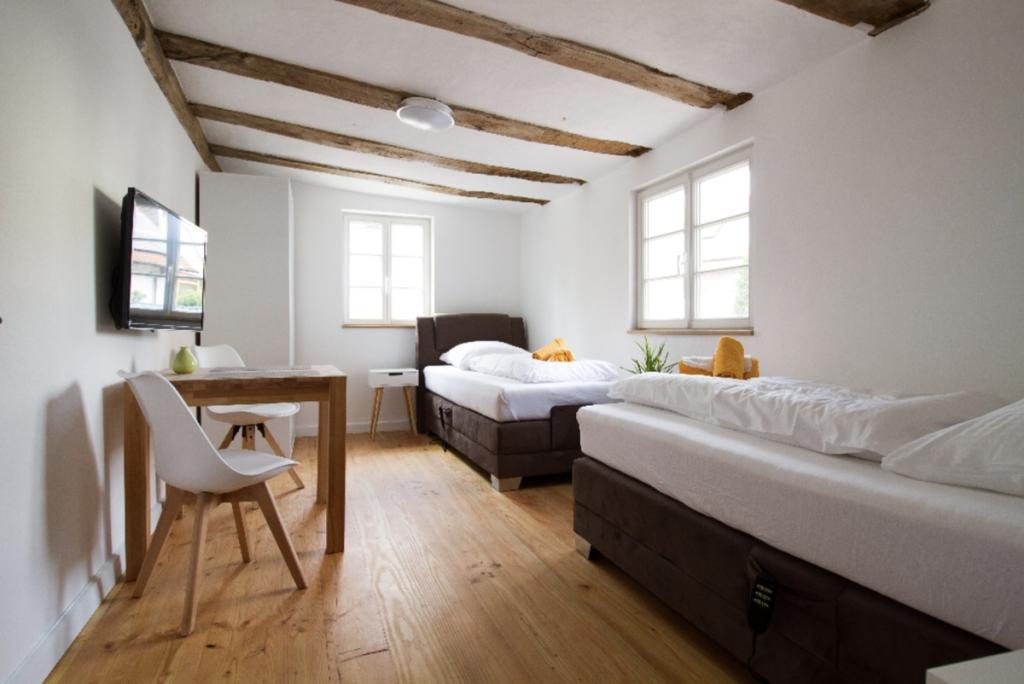 Schlafzimmer 1