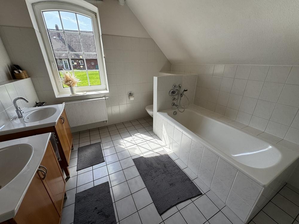 2675 OG Familienbad (1)