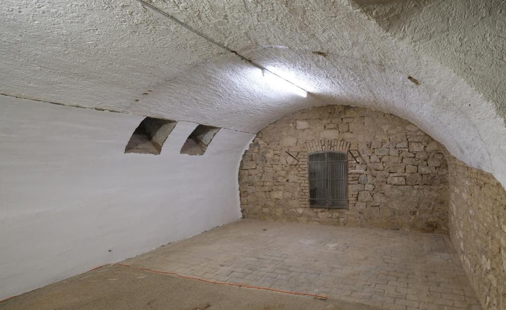 großer Kellerraum
