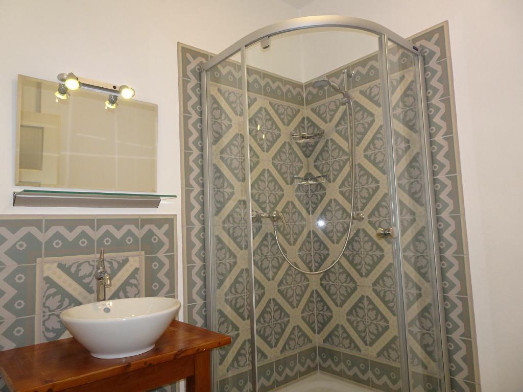 Gäste-WC mit Dusche