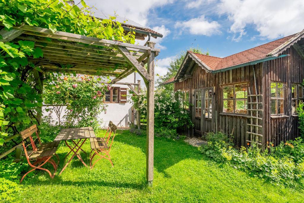 Sitzplatz Innenhof / Gartenhaus