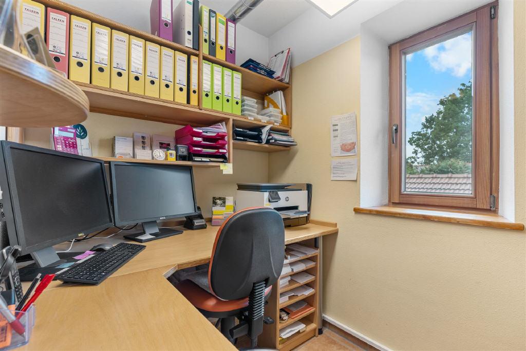Büro (EG)