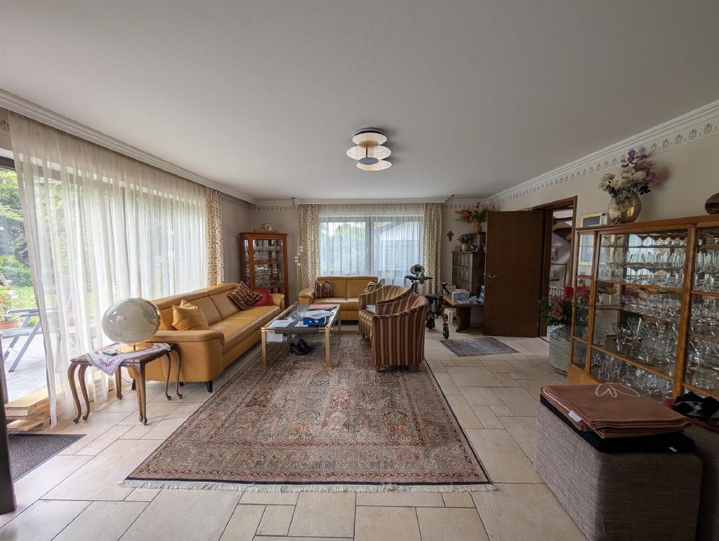 Wohnzimmer mit Terrassenausgang