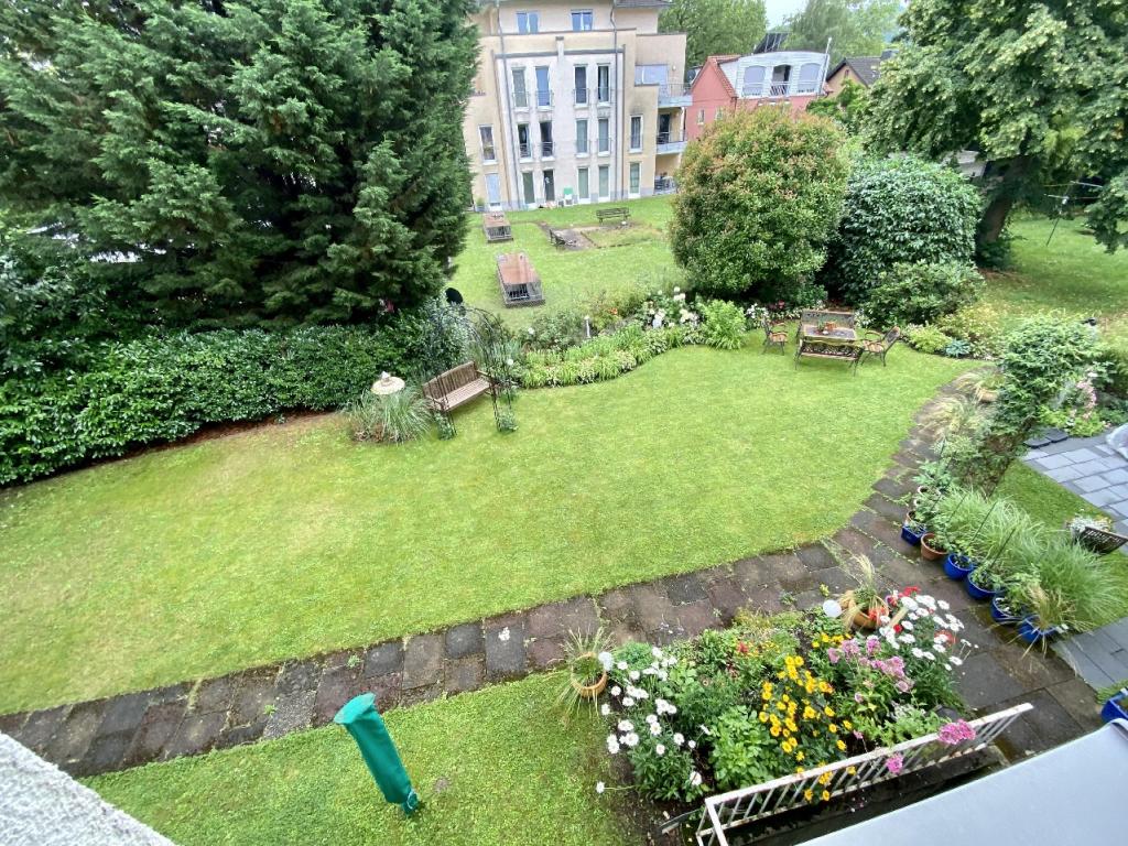 Bonn-Friesdorf: Schön geschnittene 3 Zimmerwohnung mit Balkon und Einbauküche in ruhiger Lage! - Foto 3