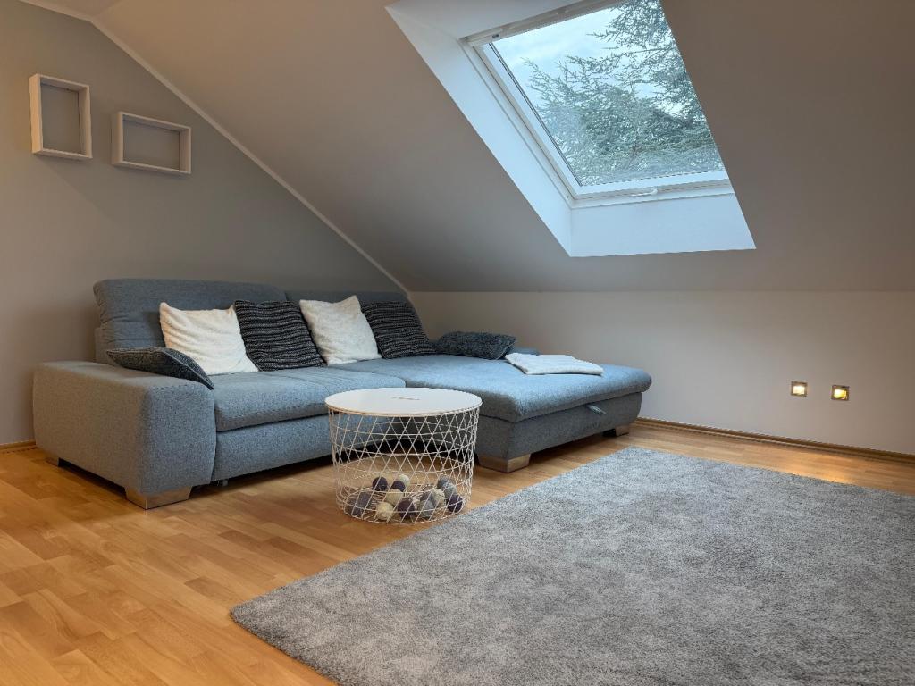 Voll möbliert, hochwertig ausgestattete Wohnung mit Balkon in St. Augustin Hangelar, 10 min bis Bonn - Foto 1