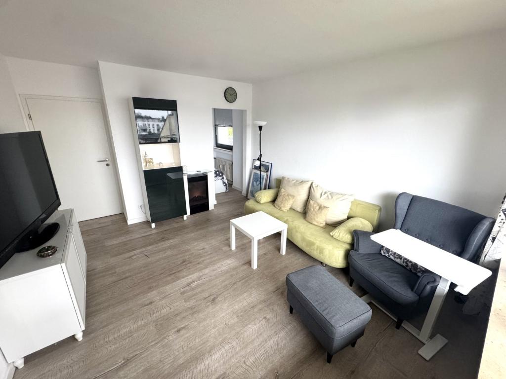 Sankt Augustin: Neu renoviert & voll möbliert – charmante Wohnung mit ca. 40 m² & großzügigem Balkon - Photo 1