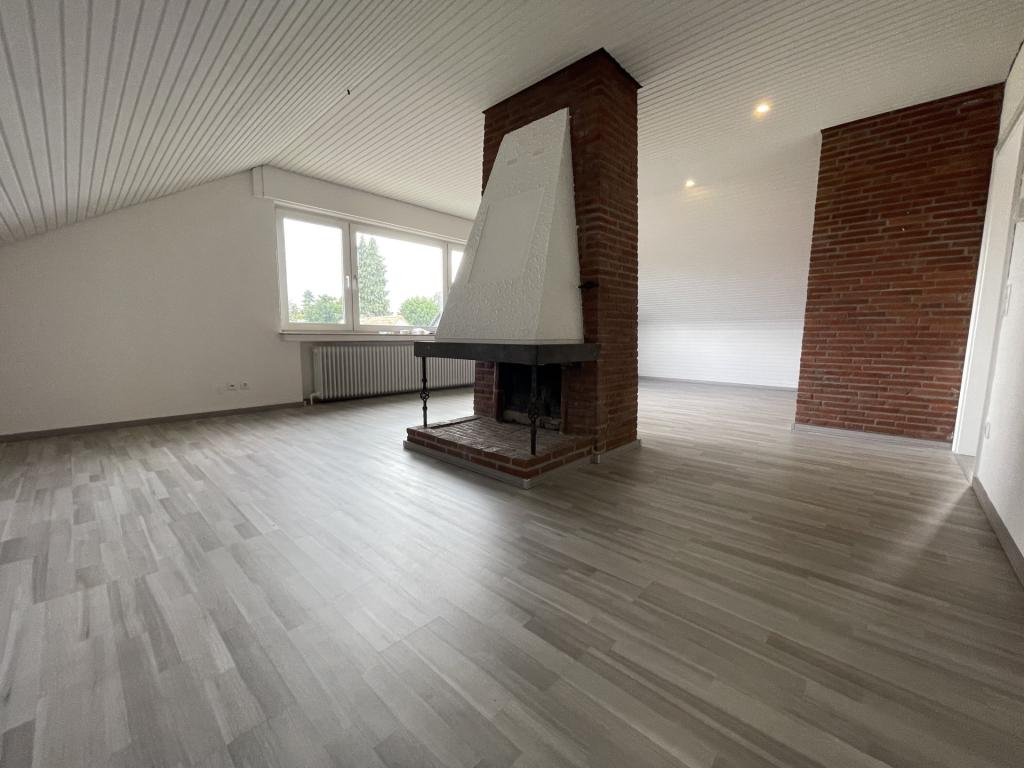 Gepflegte Dachgeschosswohnung mit großer Dachterrasse in Bonn-Plittersdorf! - Photo 1