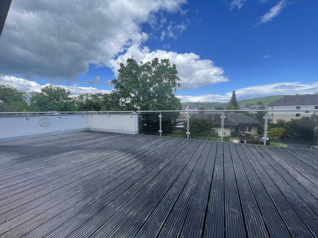 Gepflegte Dachgeschosswohnung mit großer Dachterrasse in Bonn-Plittersdorf! - Photo 3