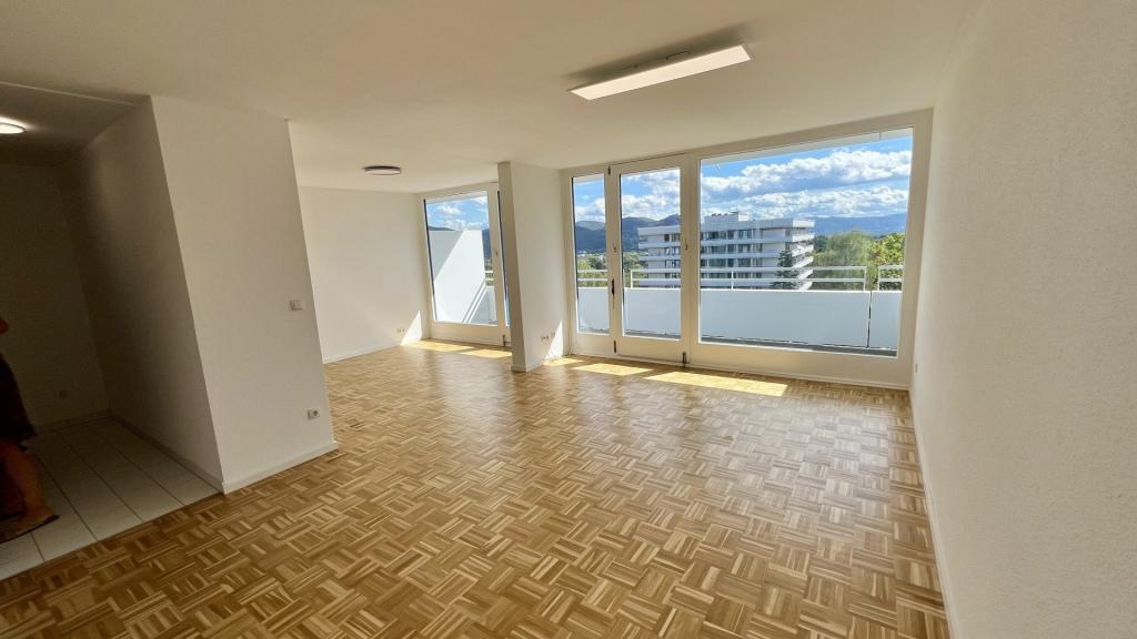 Lichtdurchflutete 1,5-Zimmer Wohnung im obersten Geschoss - Foto 1