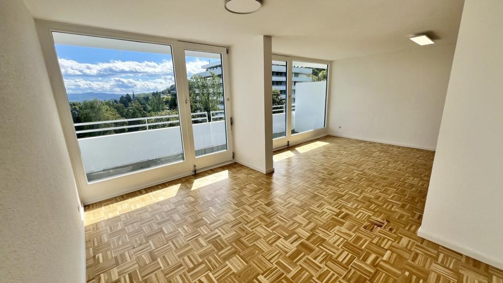 Lichtdurchflutete 1,5-Zimmer Wohnung im obersten Geschoss - Foto 2