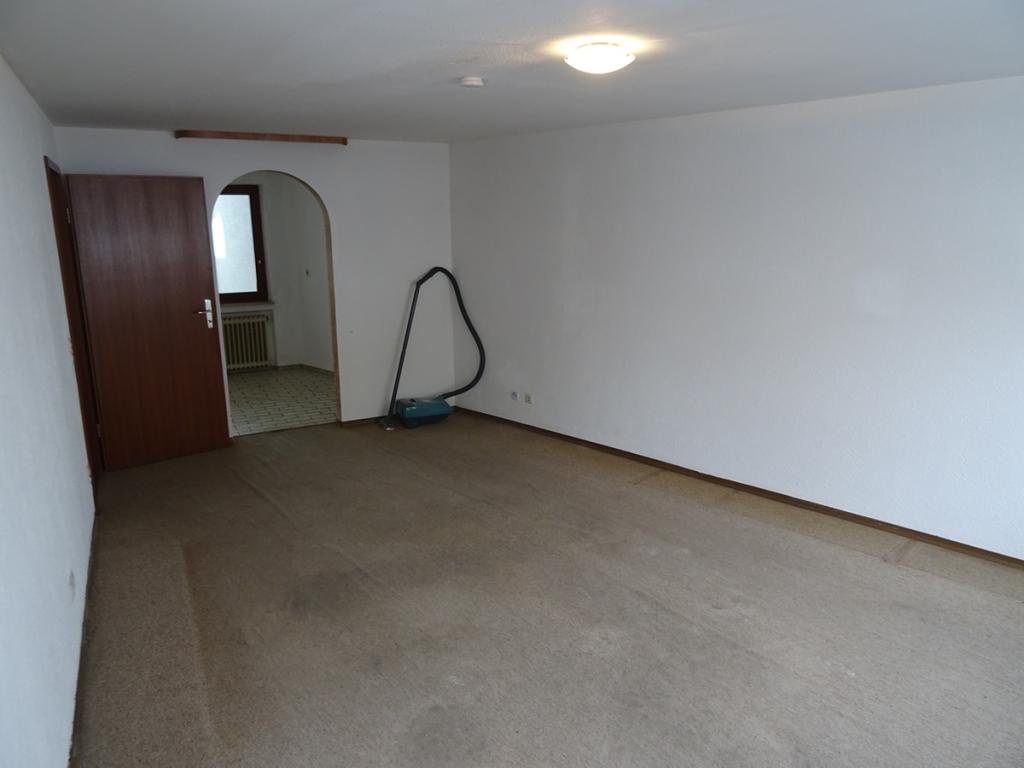 Helle 3,5 Zimmer Wohnung 1. OG mit Balkon, Stellplatz, Garten in 72348 Rosenfeld Heiligenzimmern ab sofort zu vermieten - Photo 1