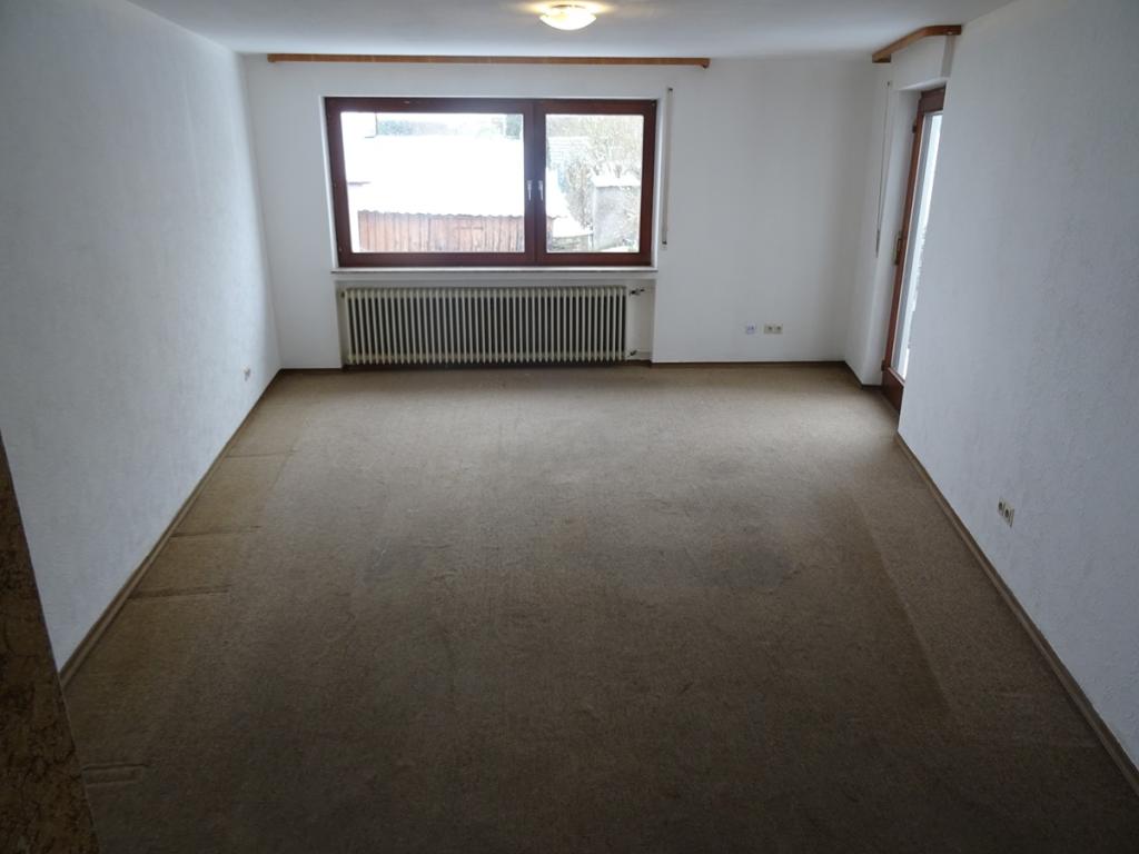 Helle 3,5 Zimmer Wohnung 1. OG mit Balkon, Stellplatz, Garten in 72348 Rosenfeld Heiligenzimmern ab sofort zu vermieten - Foto 2