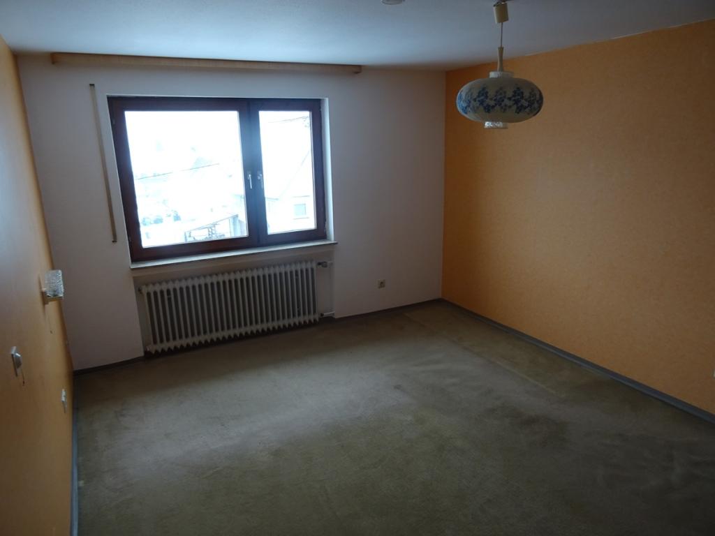 Helle 3,5 Zimmer Wohnung 1. OG mit Balkon, Stellplatz, Garten in 72348 Rosenfeld Heiligenzimmern ab sofort zu vermieten - Photo 4