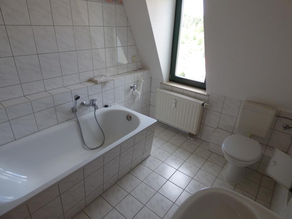 Großzügige DG-Wohnung mit Einbauküche nahe der Albrechtsburg - Photo 4