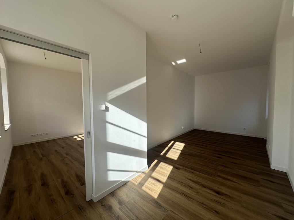 Geräumige 2-Raumwohnung mit Einbauküche im Stadtzentrum von Meißen - Foto 1