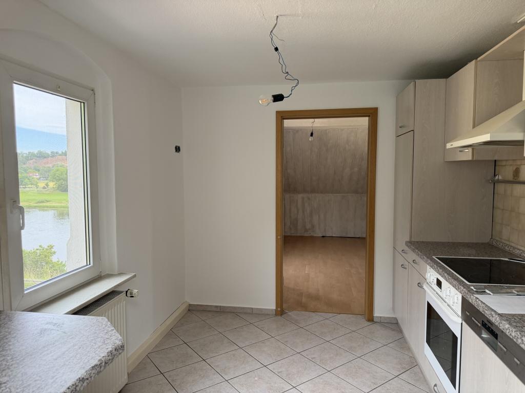 Attraktive Dachgeschoss-Familienwohnung mit Balkon, Garage und Gartenbereich - Photo 4