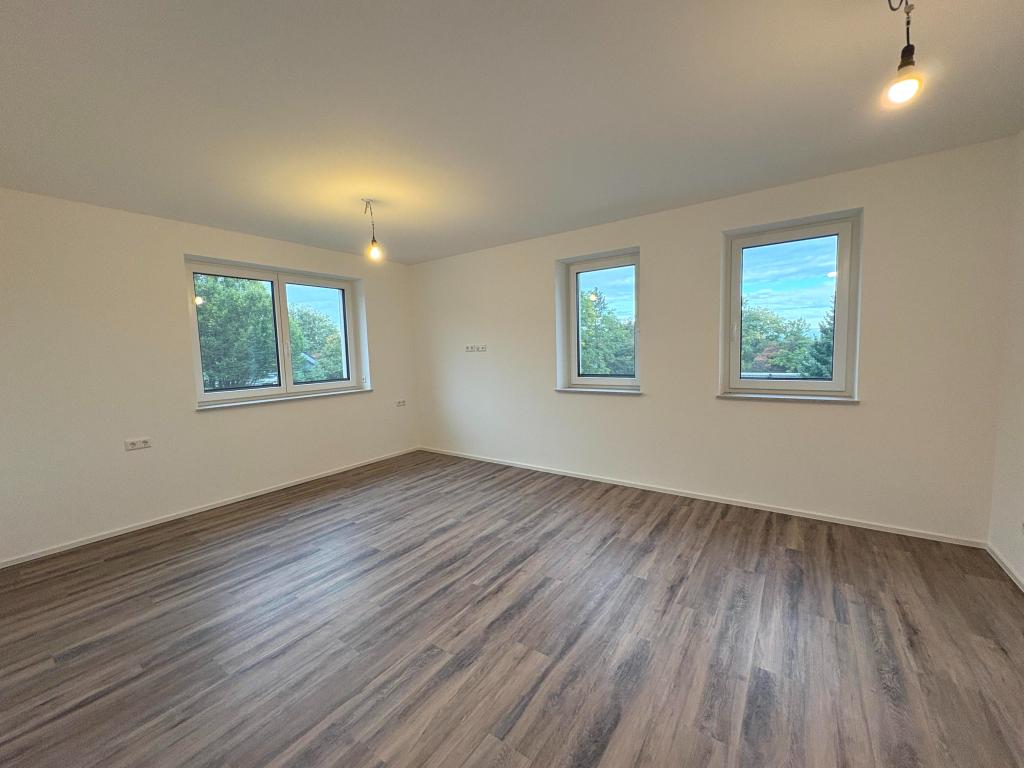 Erstbezug einer hochwertigen 3-Zimmerwohnung mit großer Dachterrasse in Laupheim - Foto 1