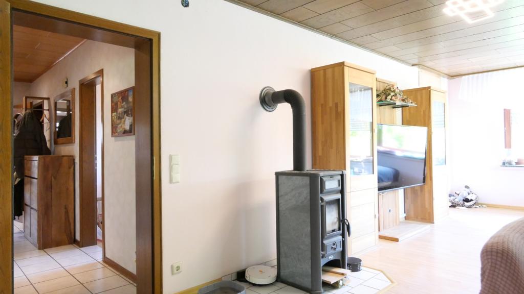 Wohnzimmer mit Kamin im Wohnzimmer