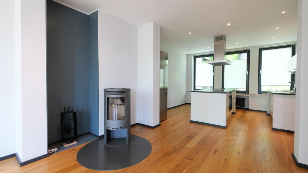 Elegantes Wohnen auf zwei Ebenen mit herrlichem Garten - Foto 3