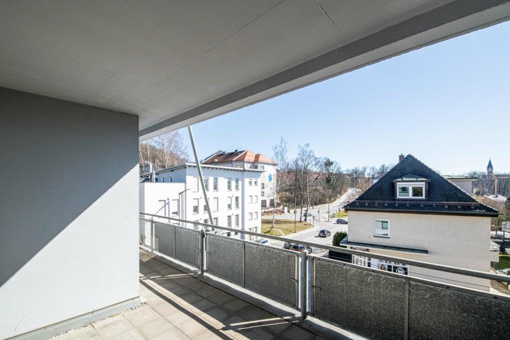 2_Obergeschoss_Balkon_mit_Zugang_Wohnzimmer(1)
