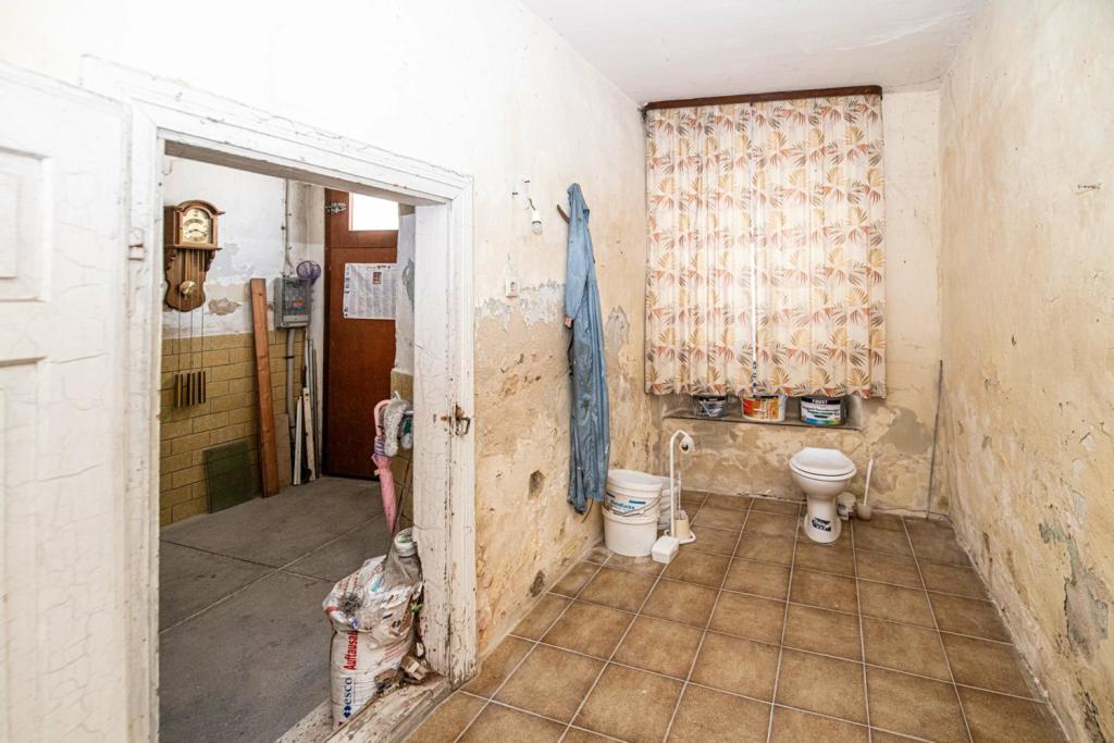 EG_WC(1)