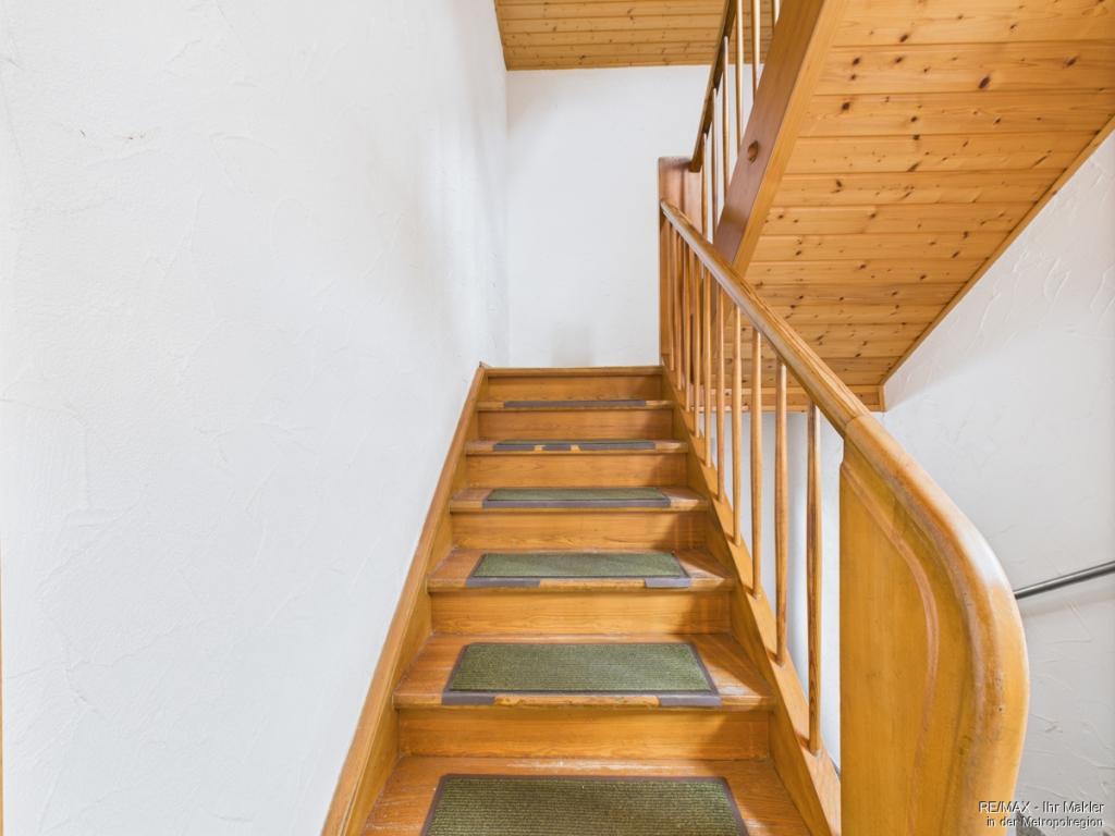 Treppe zum 1. OG