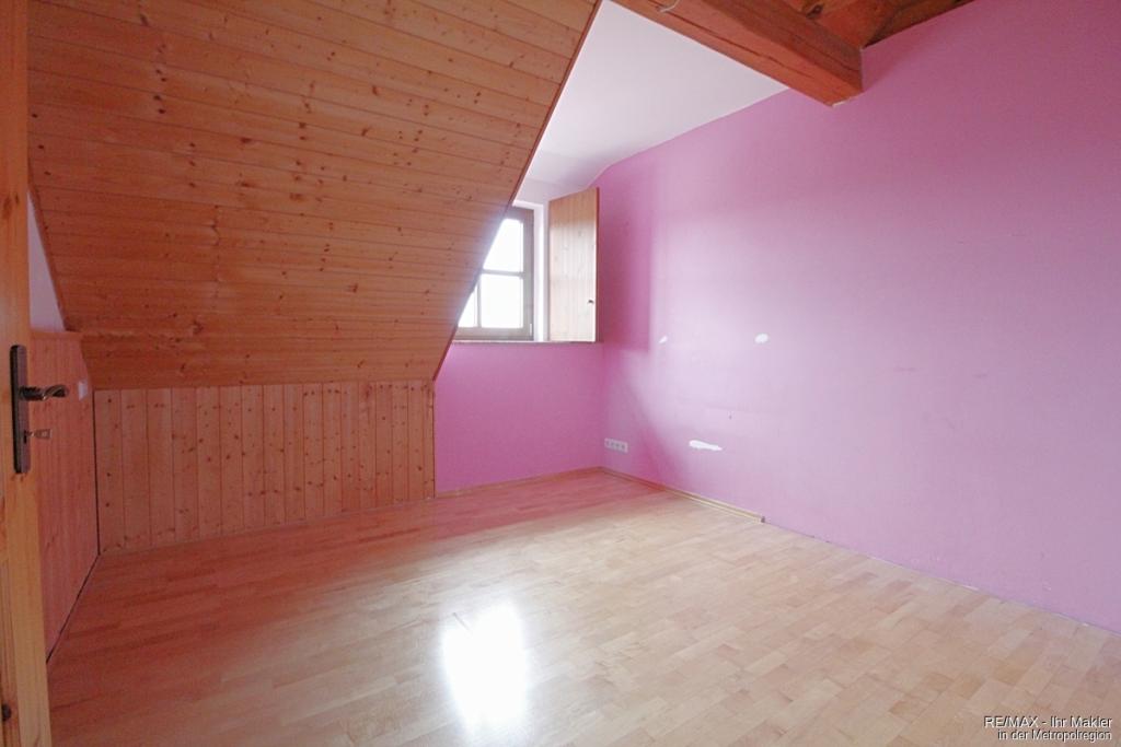 Über den Dächern Roßtals - Großzügige 4,5-Zimmer-Wohnung - Photo 1
