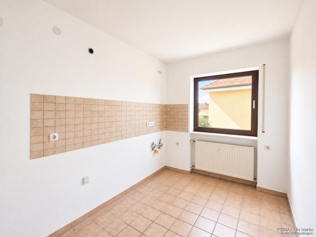 Helle 3-Zimmer-Wohnung mit Balkon und Garage in gepflegten 3-Familienhaus - Photo 2