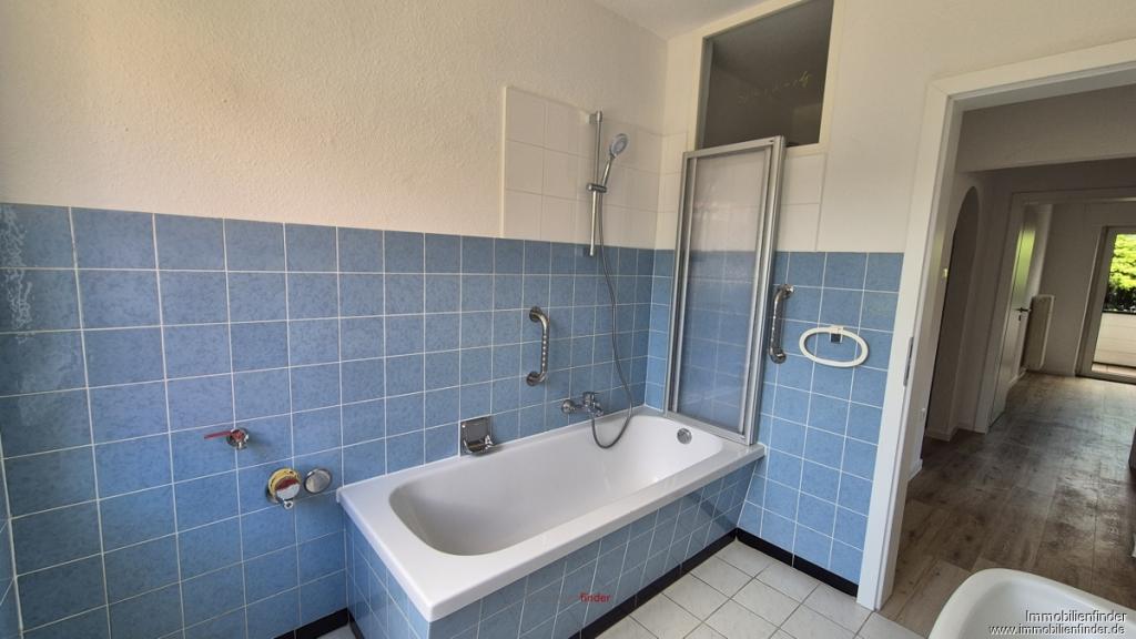 3,5-Zimmer-Wohnung in Lingen mit Loggia, Stellplatz und Einbauküche - Foto 5