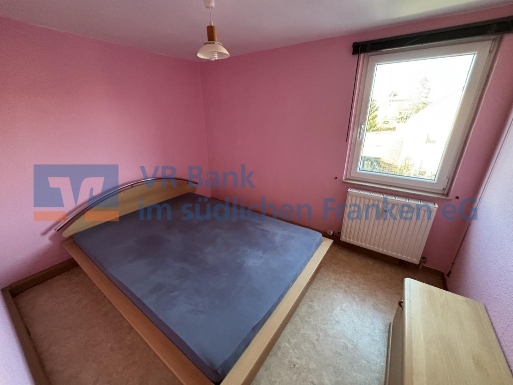 Sofort bezugsfreie 4-Zimmer-Dachgeschosswohnung mit viel Platz - Foto 2