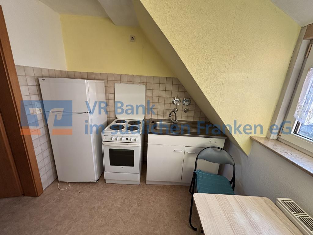 Sofort bezugsfreie 4-Zimmer-Dachgeschosswohnung mit viel Platz - Foto 3