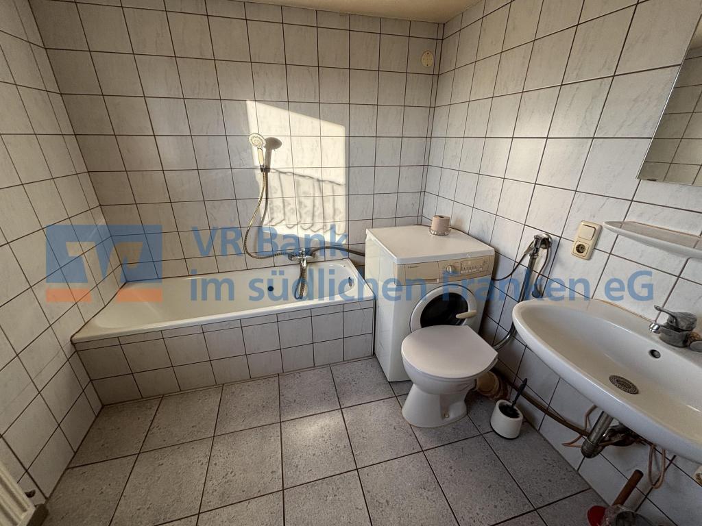 Sofort bezugsfreie 4-Zimmer-Dachgeschosswohnung mit viel Platz - Foto 5