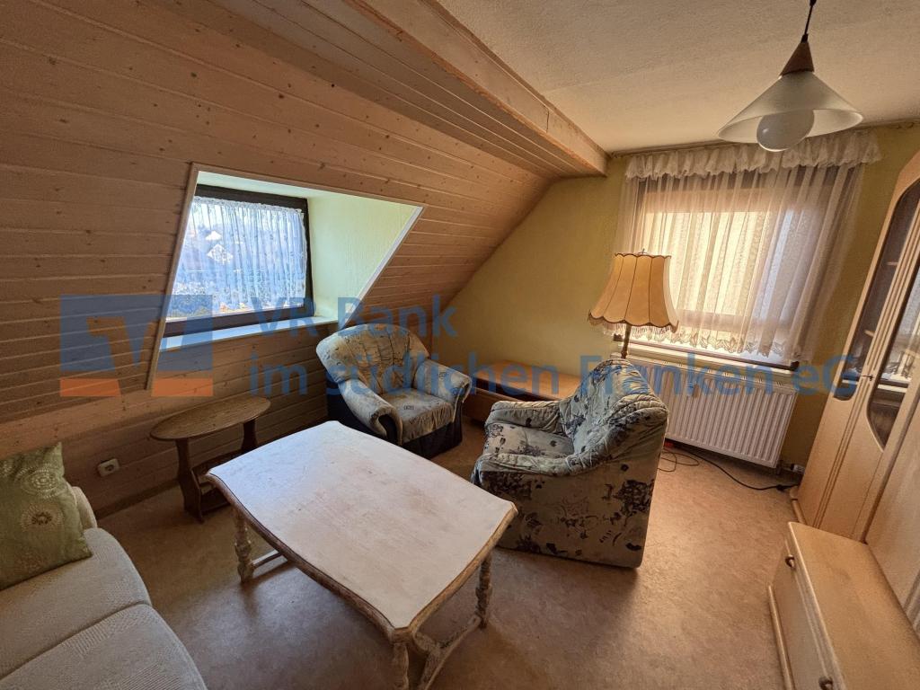 Sofort bezugsfreie 4-Zimmer-Dachgeschosswohnung mit viel Platz - Foto 1