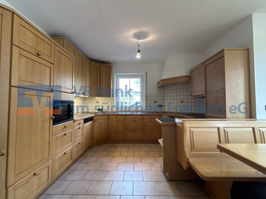 Großzügiges Einfamilienhaus mit Garten und Doppelgarage zur Miete - Photo 3
