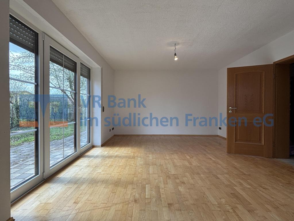 Großzügiges Einfamilienhaus mit Garten und Doppelgarage zur Miete - Photo 1