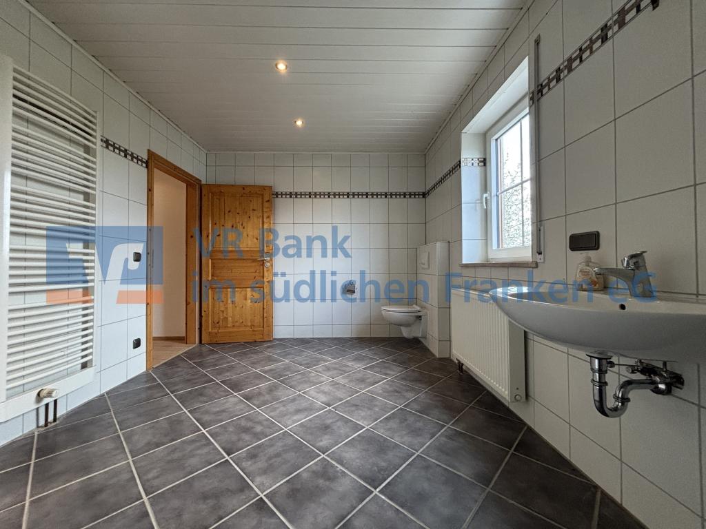 Großzügiges Einfamilienhaus mit Garten und Doppelgarage zur Miete - Photo 5