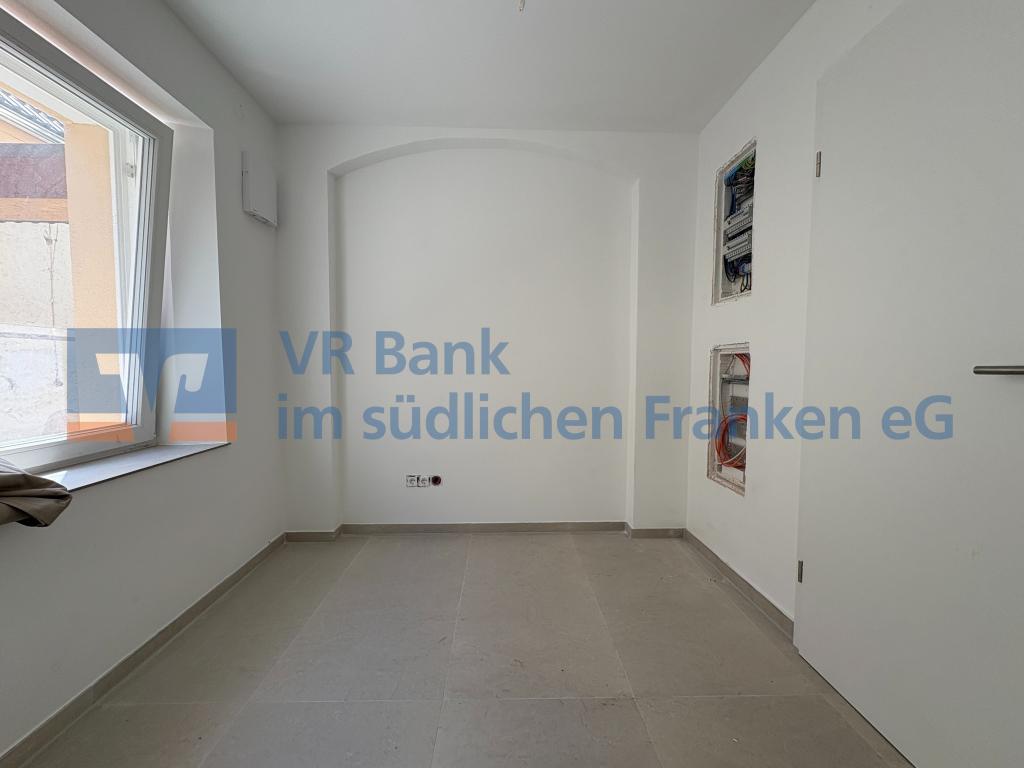 Moderne 2-Zimmer-Erdgeschosswohnung nach energetischer Kernsanierung in zentraler Lage - Photo 4