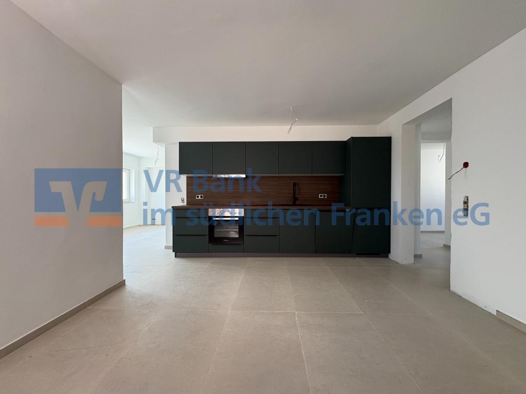 Großzügige 3-Zimmer-Etagenwohnung mit Balkon nach energetischer Kernsanierung in Gunzenhausen - Photo 2