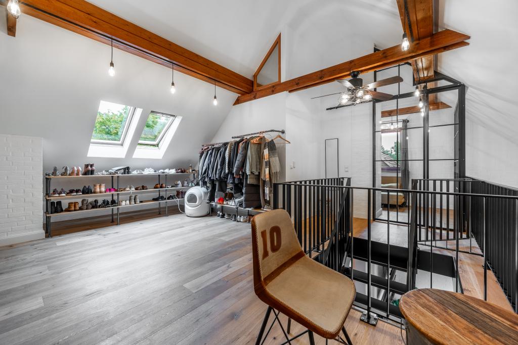 Rissen-Moderne-Maisonette-Wohnung-mit-Balkon-18