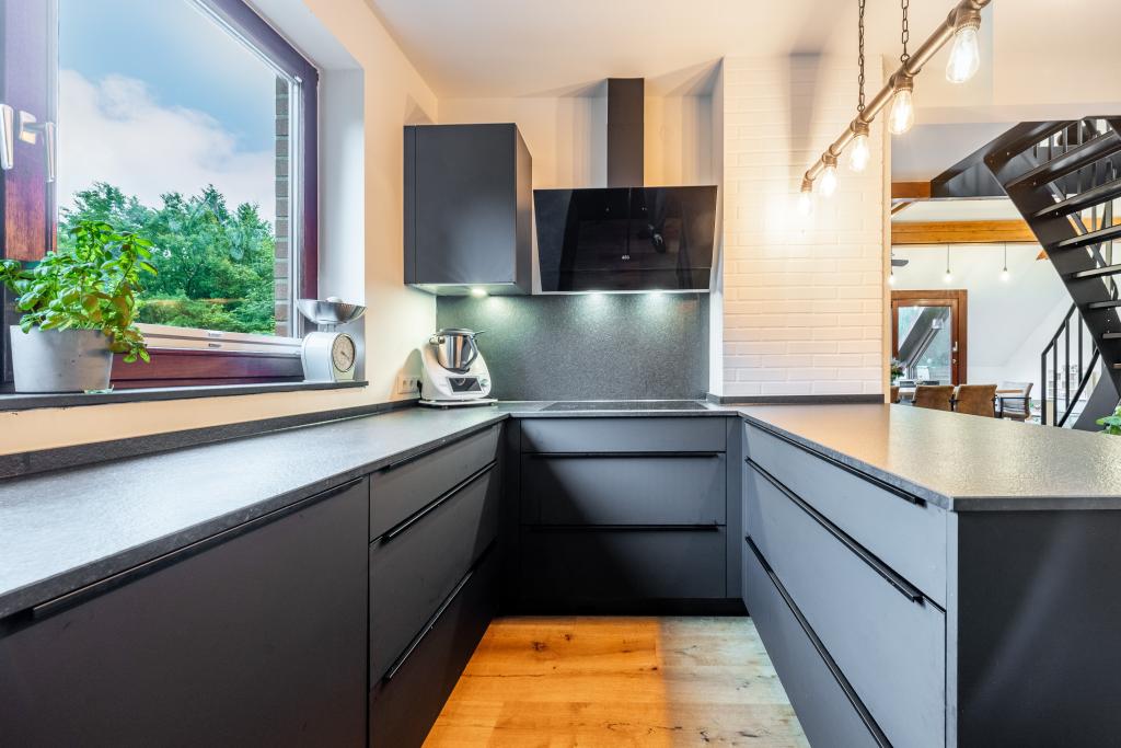 Rissen-Moderne-Maisonette-Wohnung-mit-Balkon-35