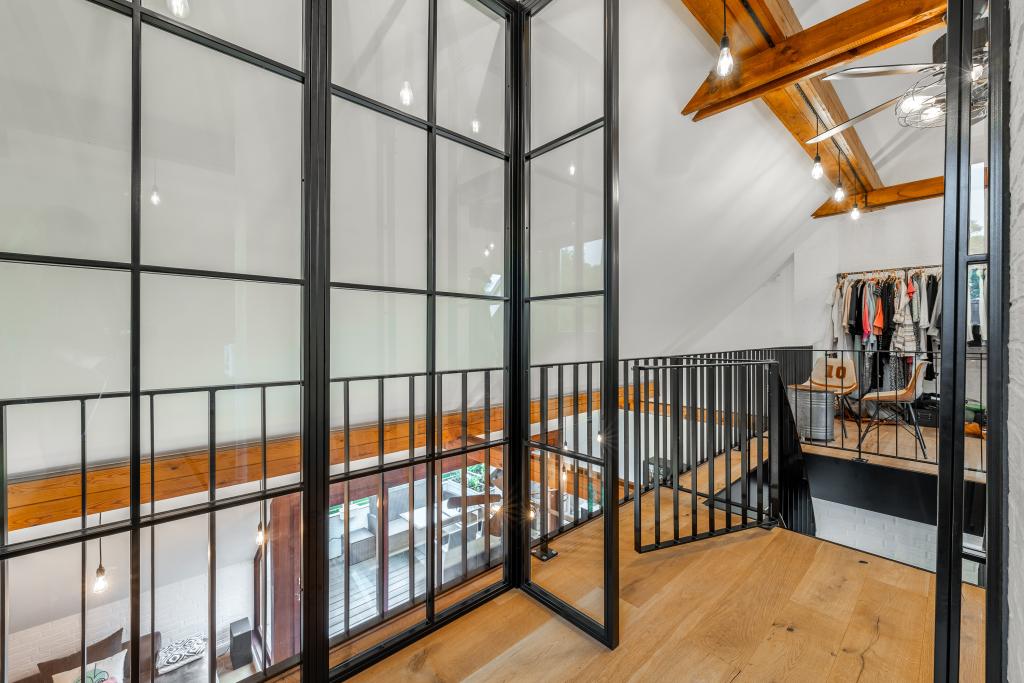 Rissen-Moderne-Maisonette-Wohnung-mit-Balkon-14