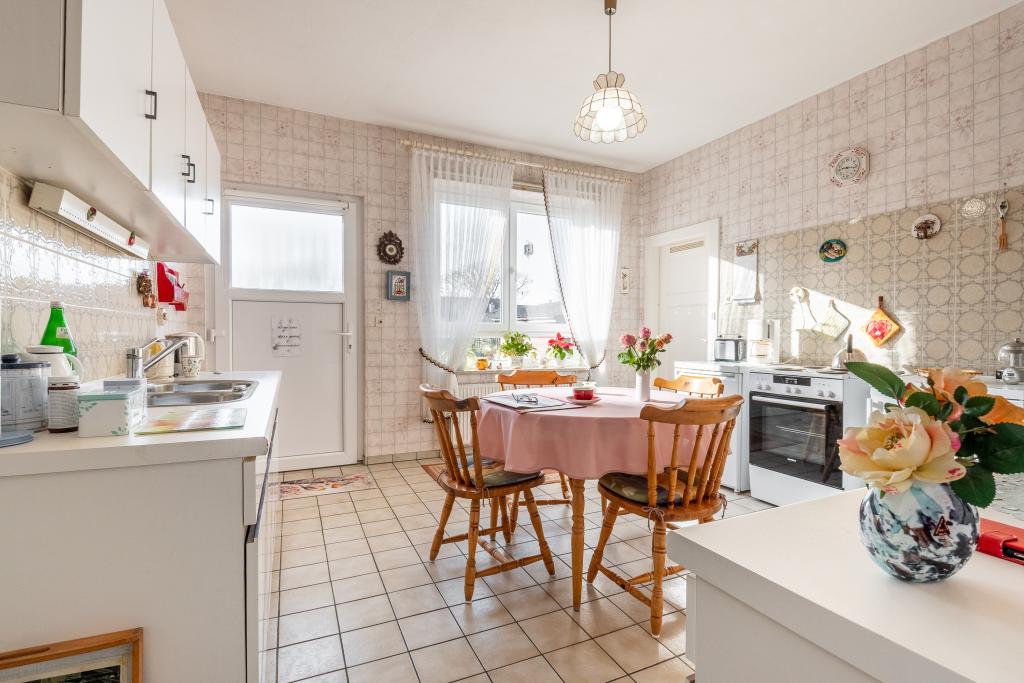 Bad-Bramstedt-Schönes-2-Parteienhaus-mit-sonnigem Garten-6