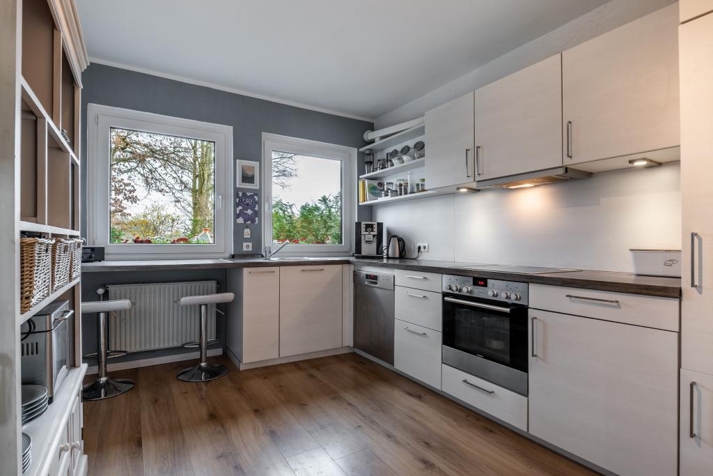 Henstedt-Ulzburg-Gepflegtes-Reihenmittelhaus-mit-Stellplätzen-2