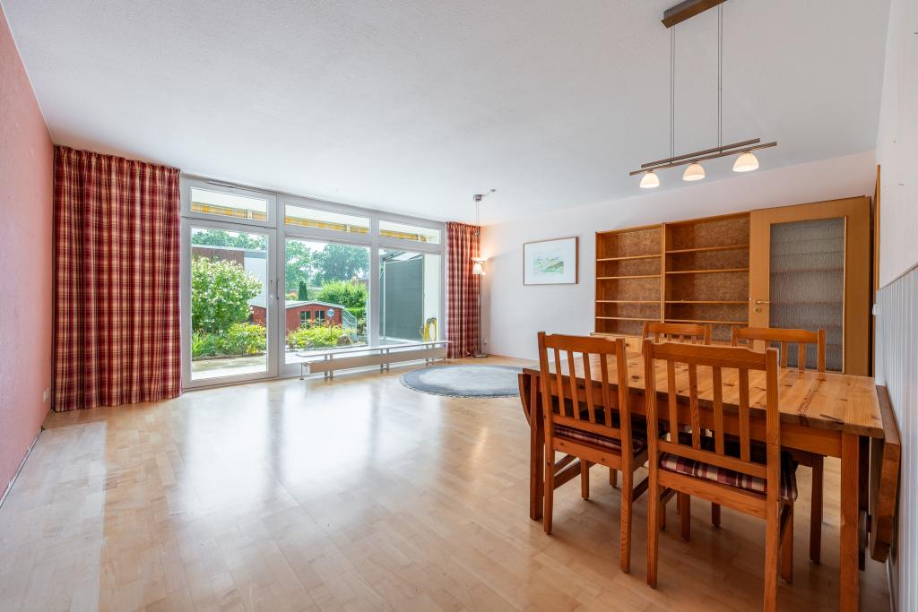Norderstedt-Reihenmittelhaus-mit-Balkon-in-beliebter-Lage-43