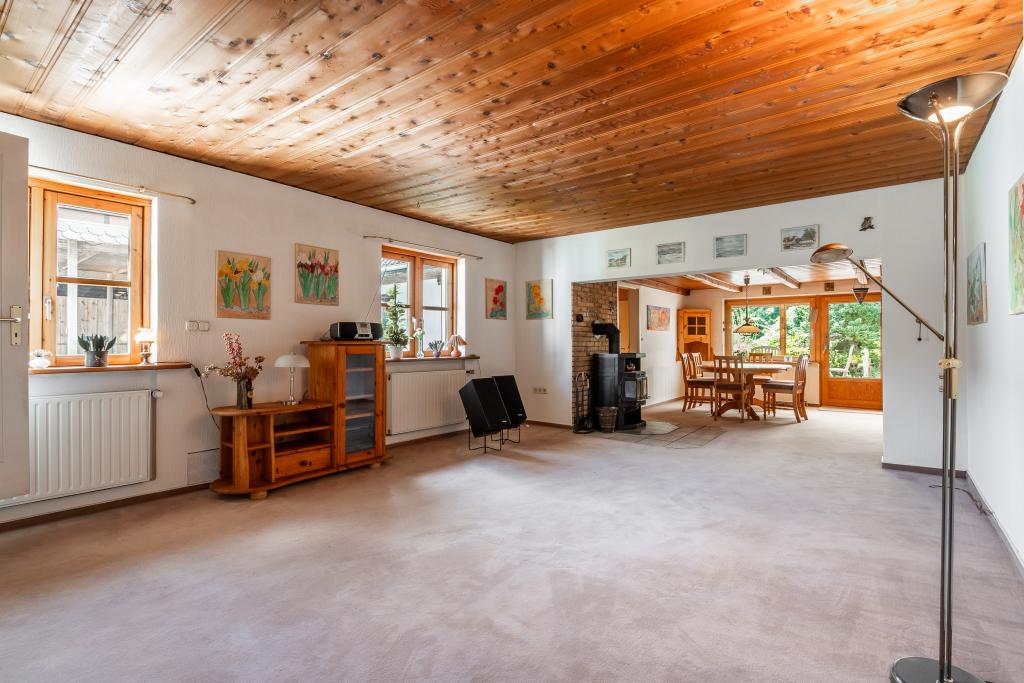 Norderstedt-Grundstück-mit-Altbestand-in-Waldrandlage-10