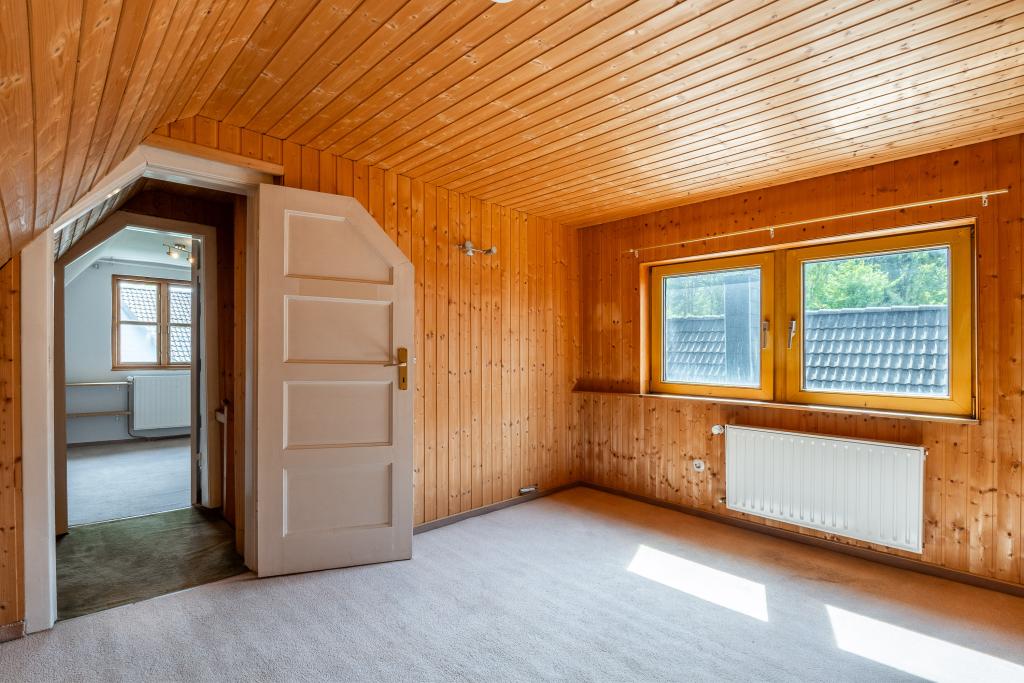 Norderstedt-Grundstück-mit-Altbestand-in-Waldrandlage-33