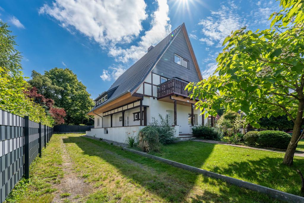Langenhorn-Schwarzwaldhaus-mit-Geschichte-und-3-Wohneinheiten-79