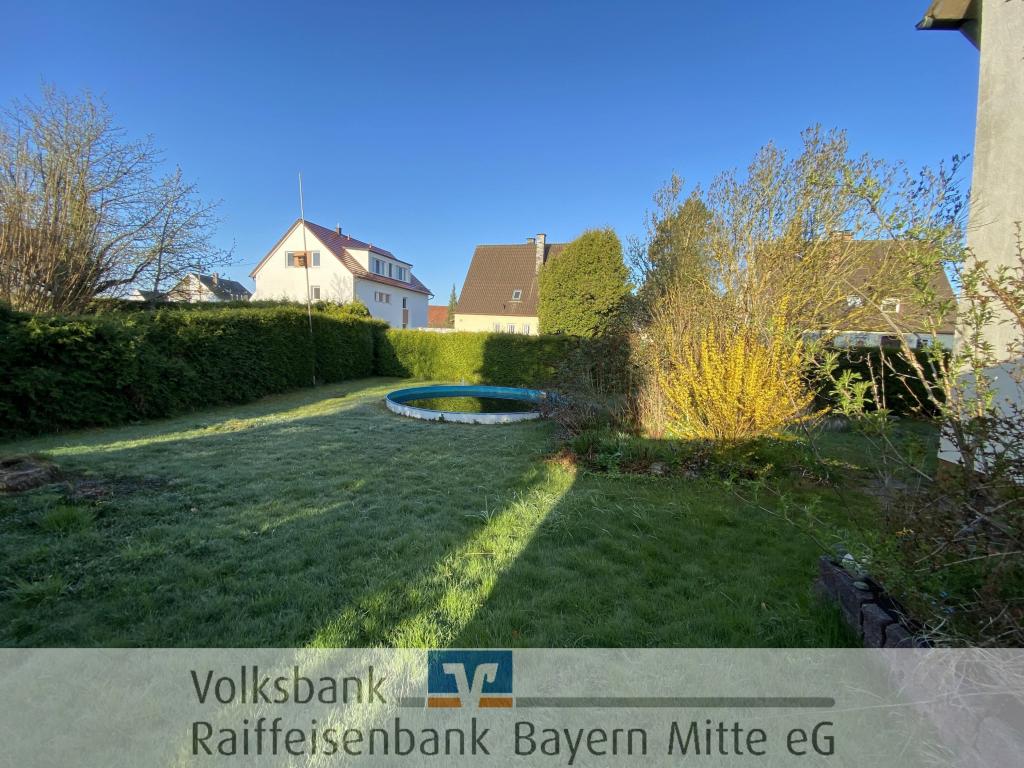 Garten mit Pool